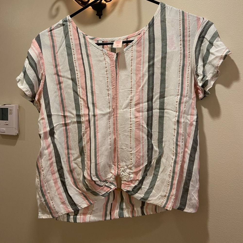 Girls size 12 cropped justice shirt